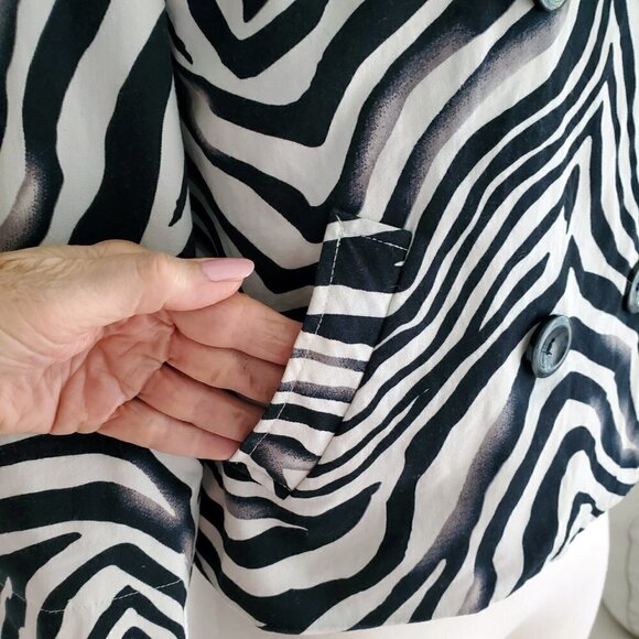 Josephine Chaus Mob Wife Double Breasted Blazer Button Lined Zebra Animal Print - Picture 9 of 16